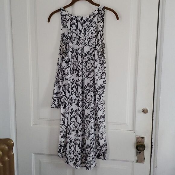 Urban Outfitters Dramatic High Low SemiSheer Top - Picture 6 of 6